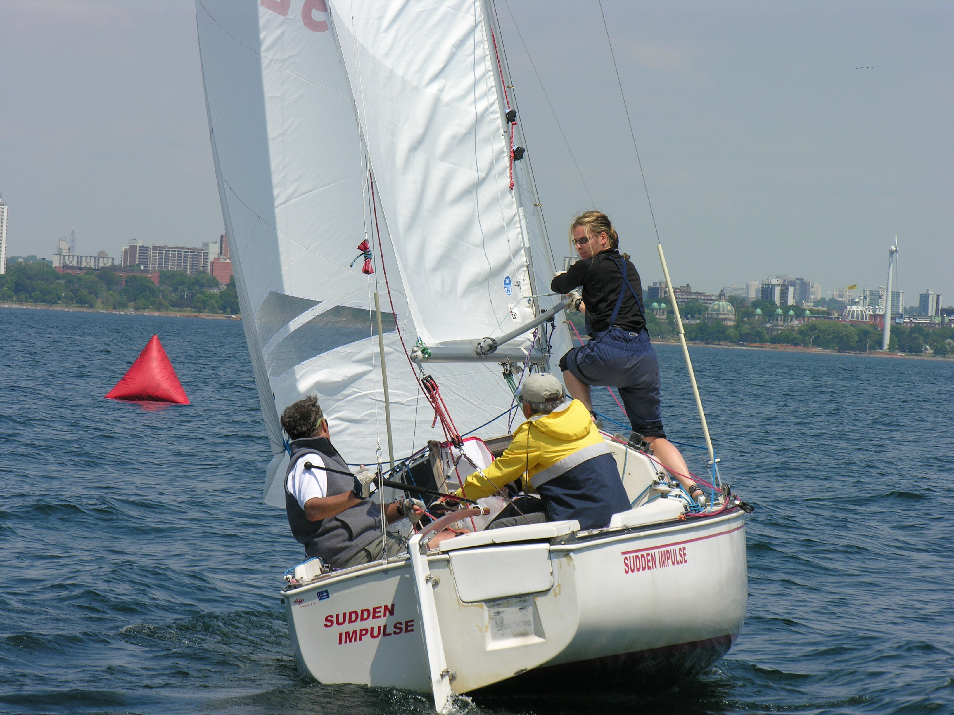 H  SI preparing for Windward rounding